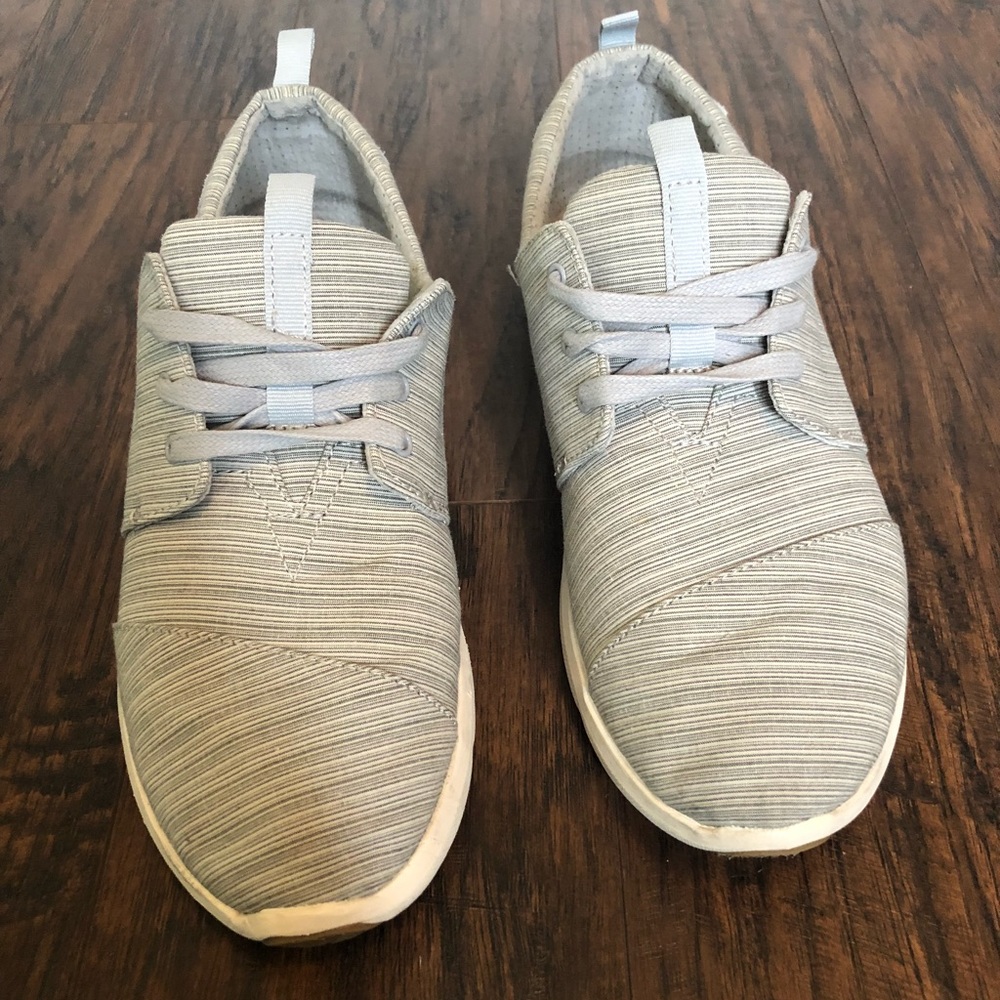 Men’s Toms Shoes